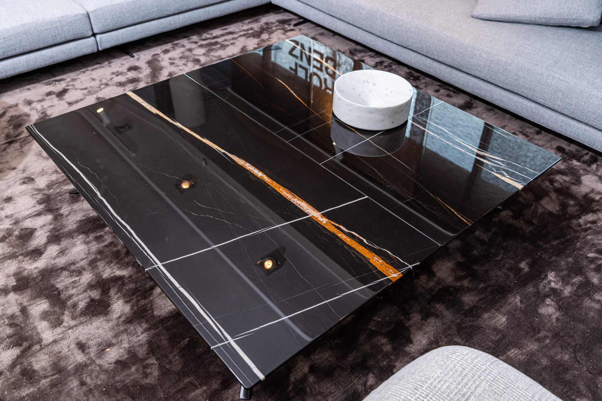 Журнальный столик Mondrian 140*70*29 Sahara Noir levigato — Poliform, мрамор, фото 3