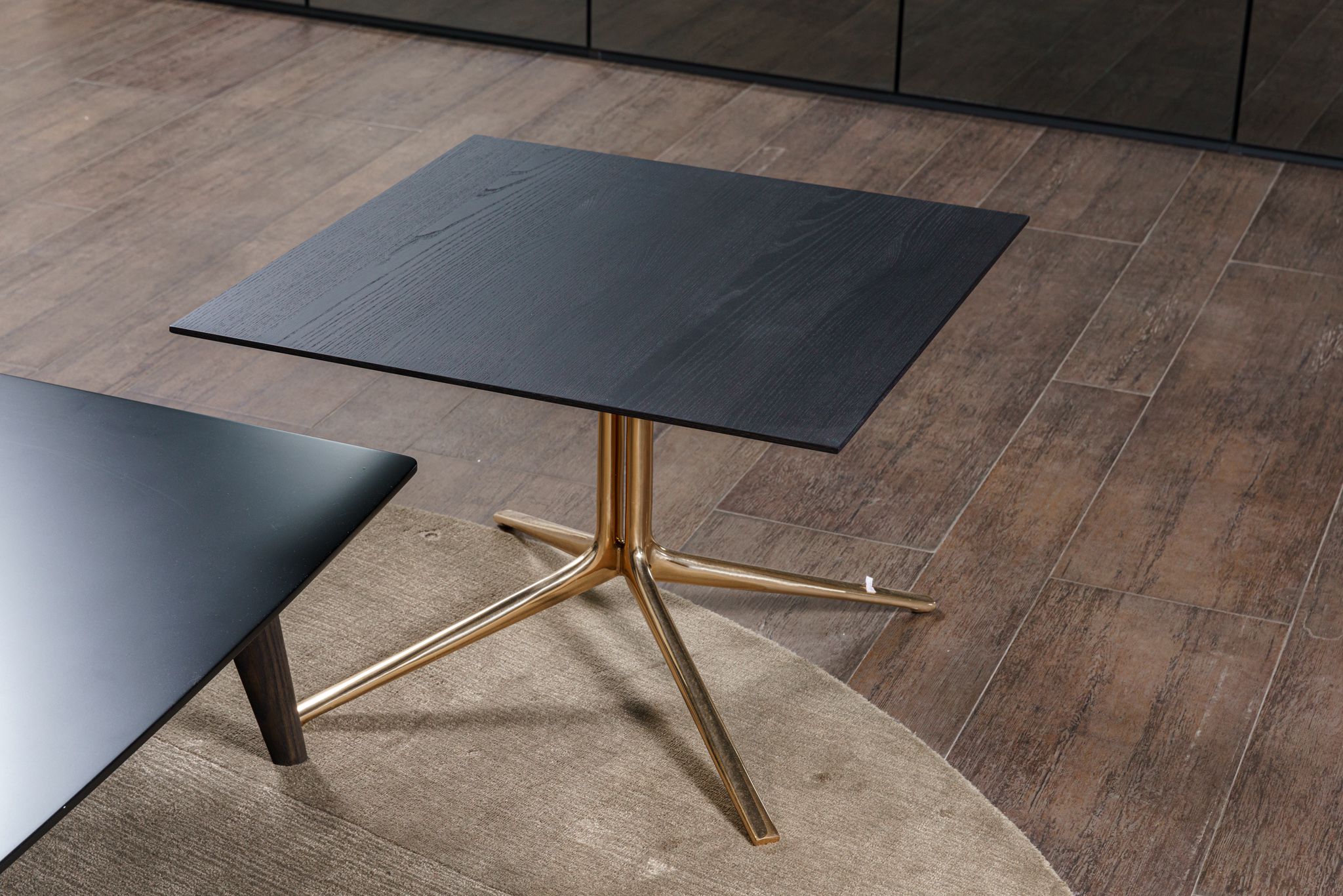 Журнальный столик Mondrian 70*70*48 olmo nero — Poliform, мрамор, фото 3