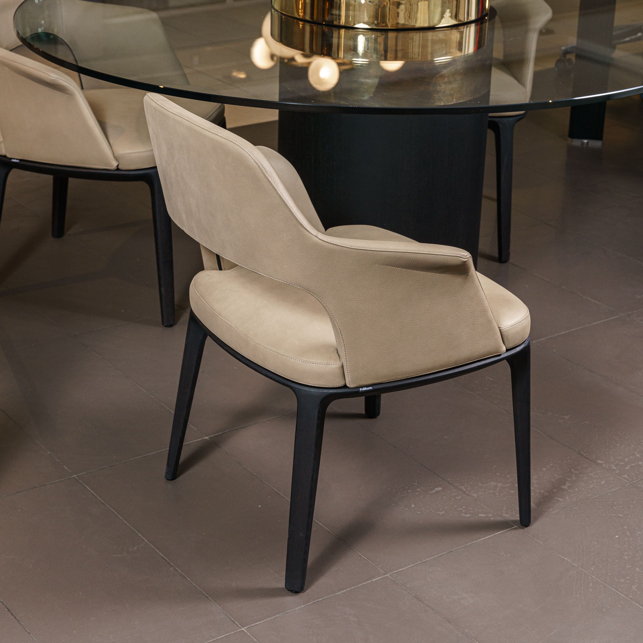 Стул Sophie Lite Silk Beige с подлокотниками — Poliform, нубук, фото 5