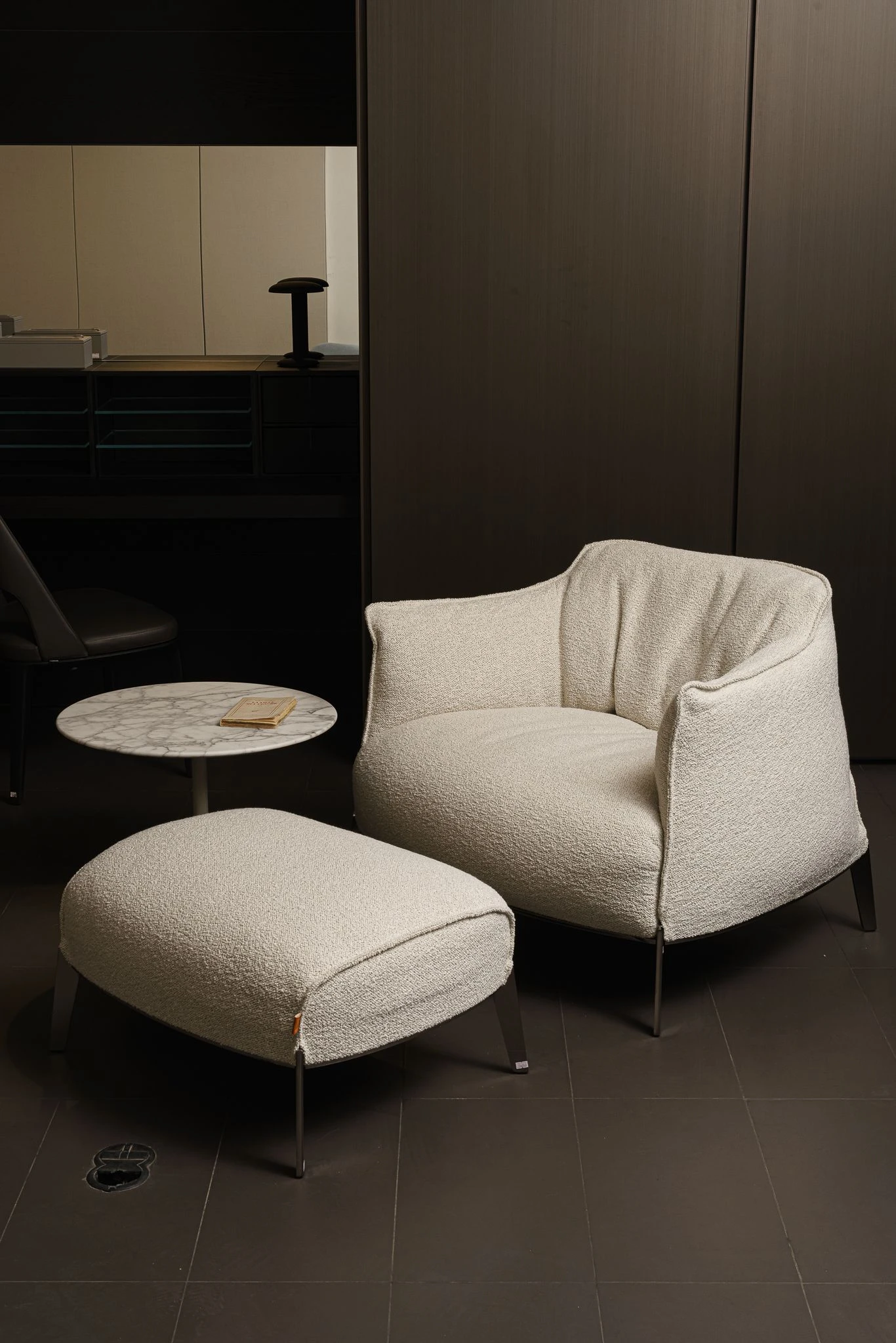 Кресло Archibald Gran Comfort Loop Greggio — Poltrona Frau, ткань, фото 4