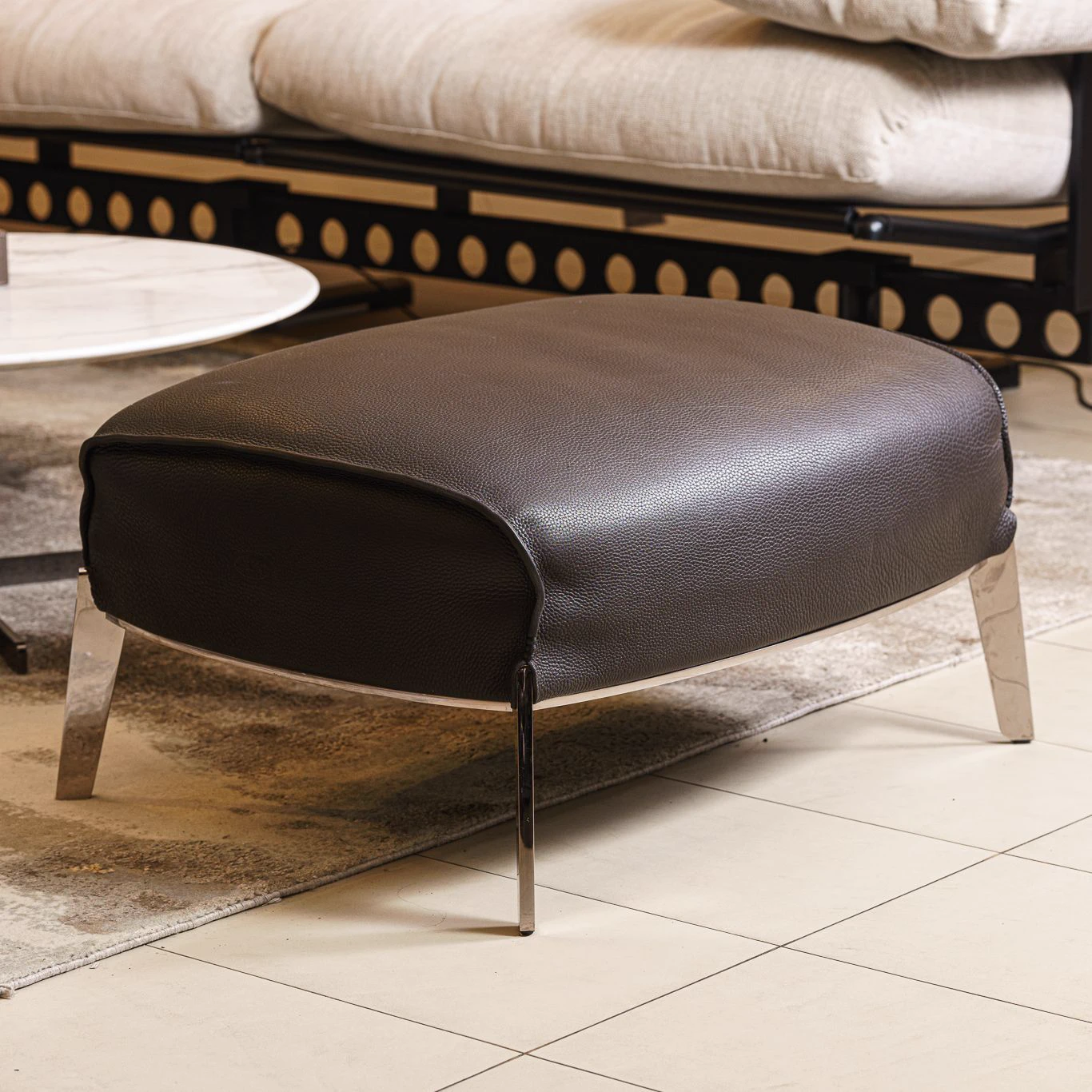 Пуф Archibald Gran Comfort Safari Buffalo — Poltrona Frau, ткань