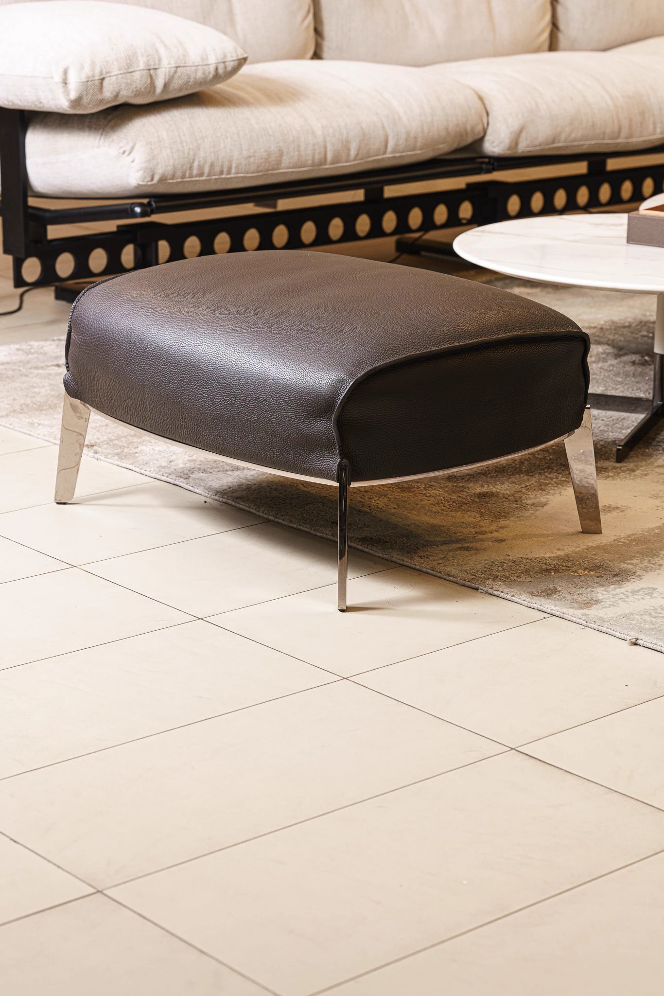 Пуф Archibald Gran Comfort Safari Buffalo — Poltrona Frau, ткань, фото 4