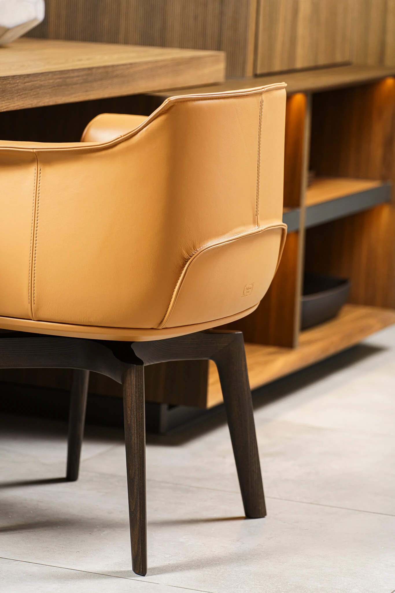 Каркас и наполнение: дерево. Классический стиль Стул Archibald Swivel Soulful il patti — Poltrona Frau, кожа, фото 4