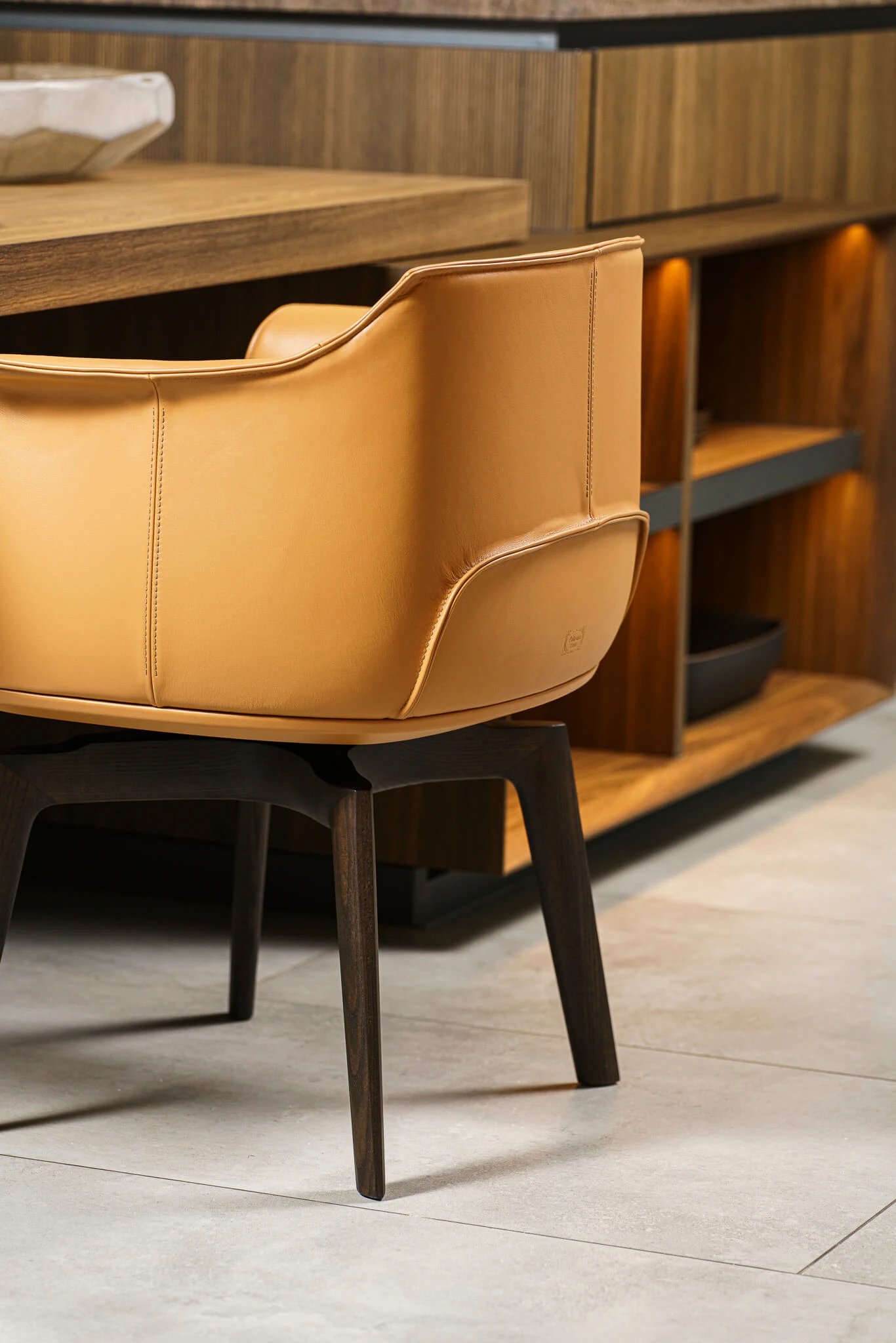 Каркас и наполнение: дерево. Классический стиль Стул Archibald Swivel Soulful il patti — Poltrona Frau, кожа, фото 5
