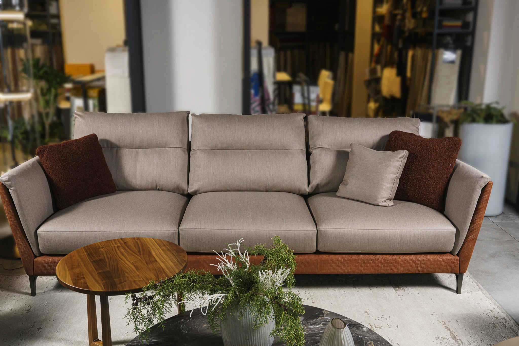 Диван Bretagne Gran Comfort Pelle Knits Paprika / Wool Satin Nougat — Poltrona Frau, кожа, фото 3
