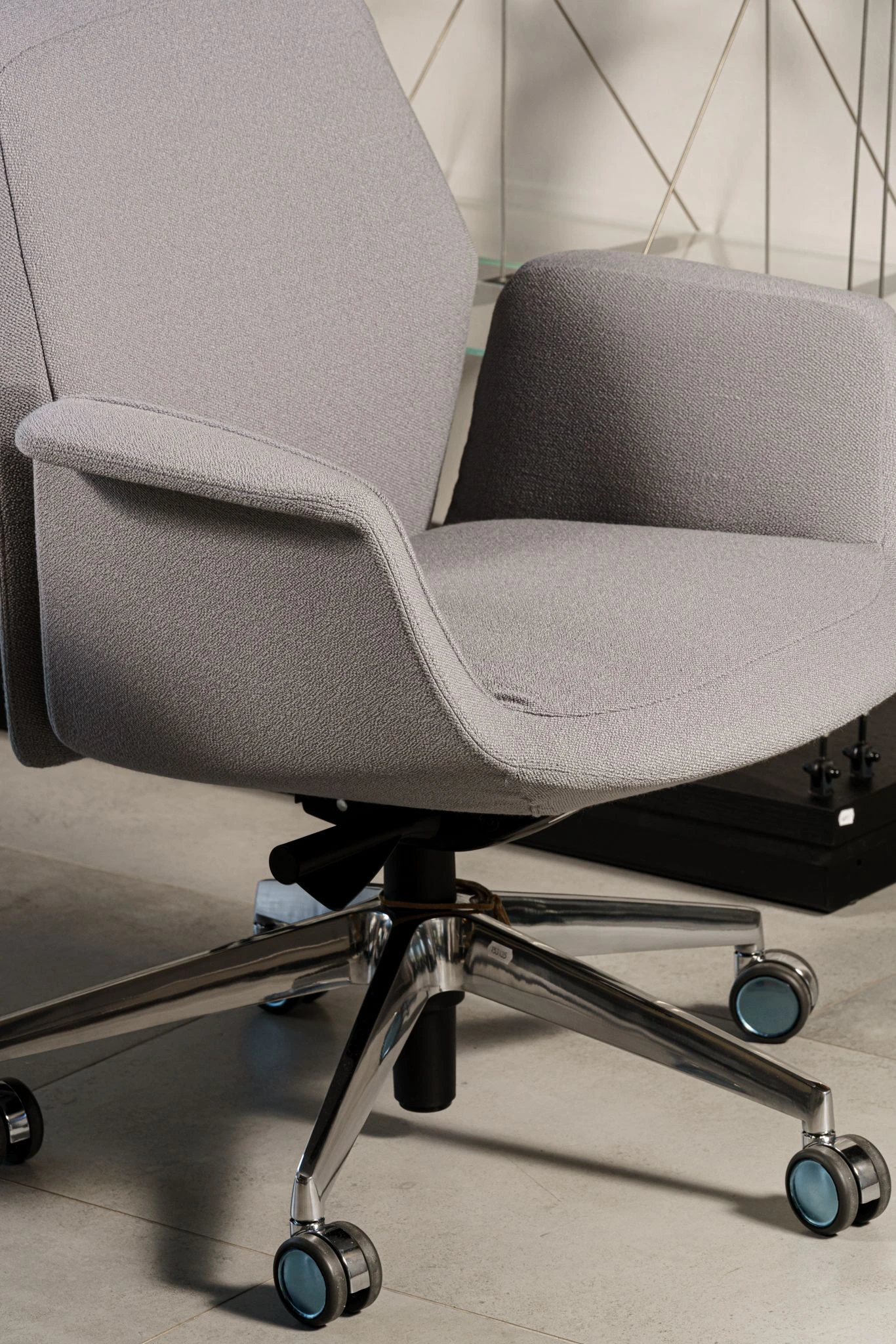 Кресло Downtown Managerial Kvadrat Vidar 133 — Poltrona Frau, кожа, фото 3