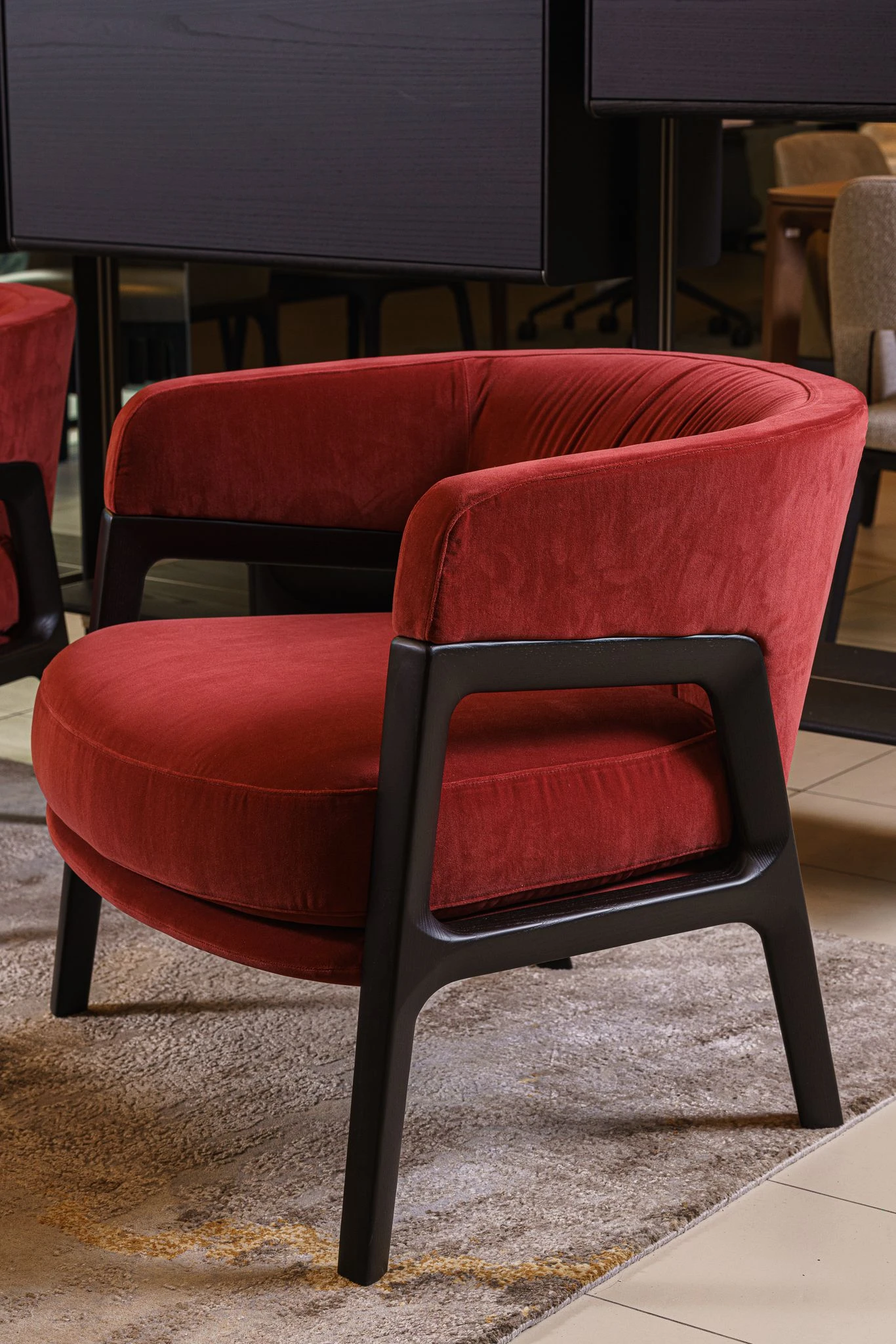 Кресло Duo Lounge Velvet Ziggy Red Onion / Wenge — Poltrona Frau, кожа, фото 4