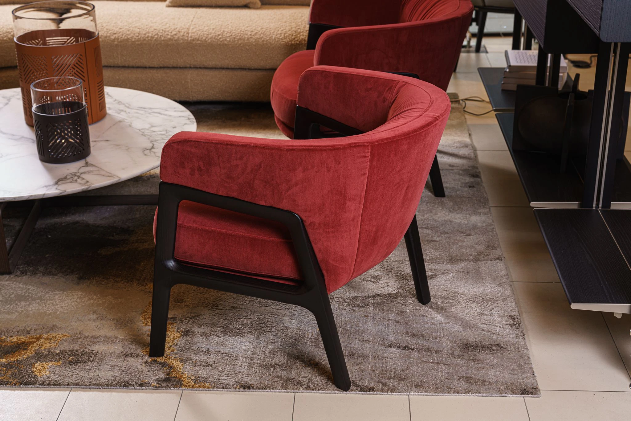Кресло Duo Lounge Velvet Ziggy Red Onion / Wenge — Poltrona Frau, кожа, фото 5