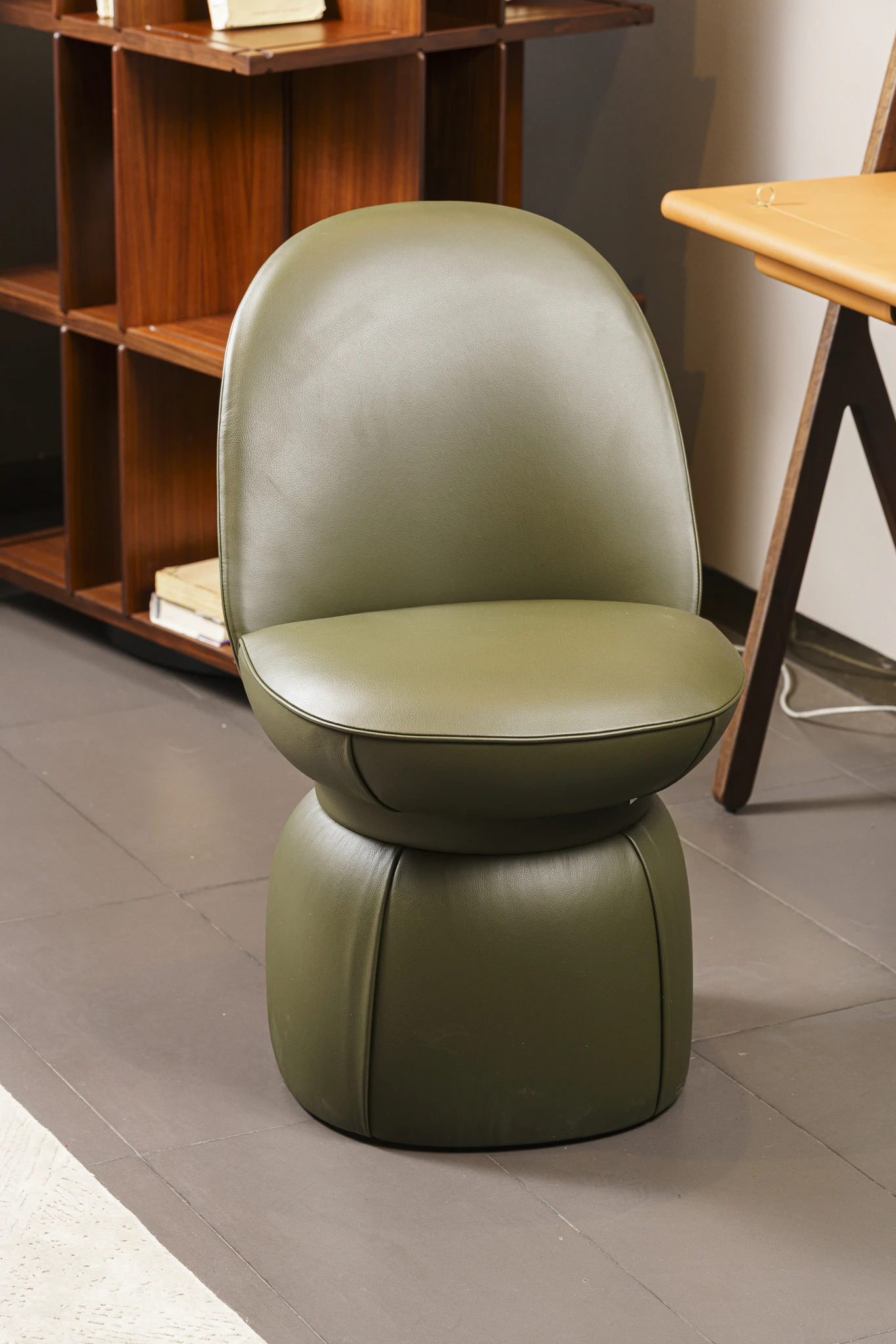 Современный дизайн Стул Lepli Chair 177 Limo — Poltrona Frau, кожа, фото 3
