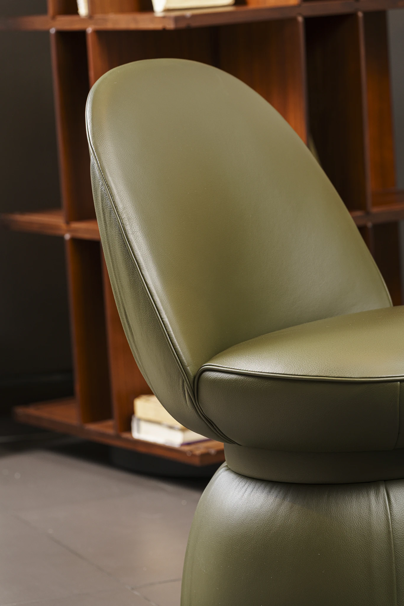 Современный дизайн Стул Lepli Chair 177 Limo — Poltrona Frau, кожа, фото 5