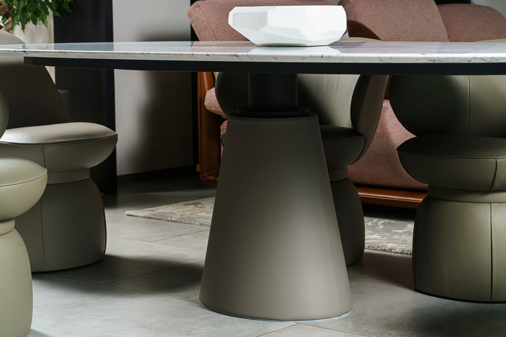 Стол Mesa Ellipse — Poltrona Frau, кожа, фото 3