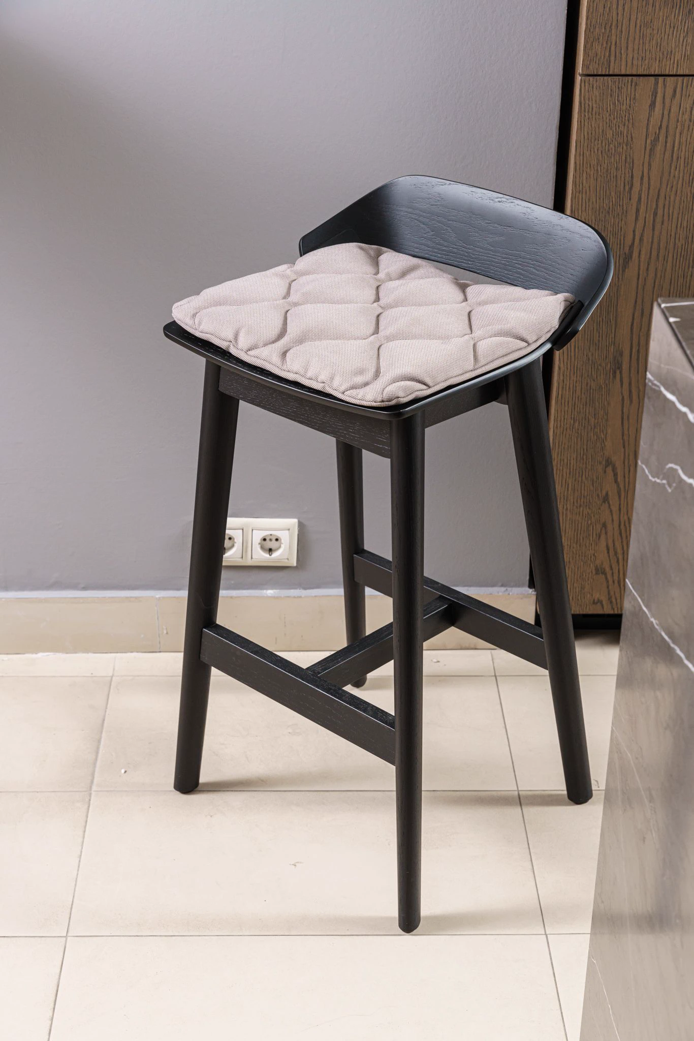 Барный стул с подушкой 650 black — Rolf-benz, текстиль, фото 3