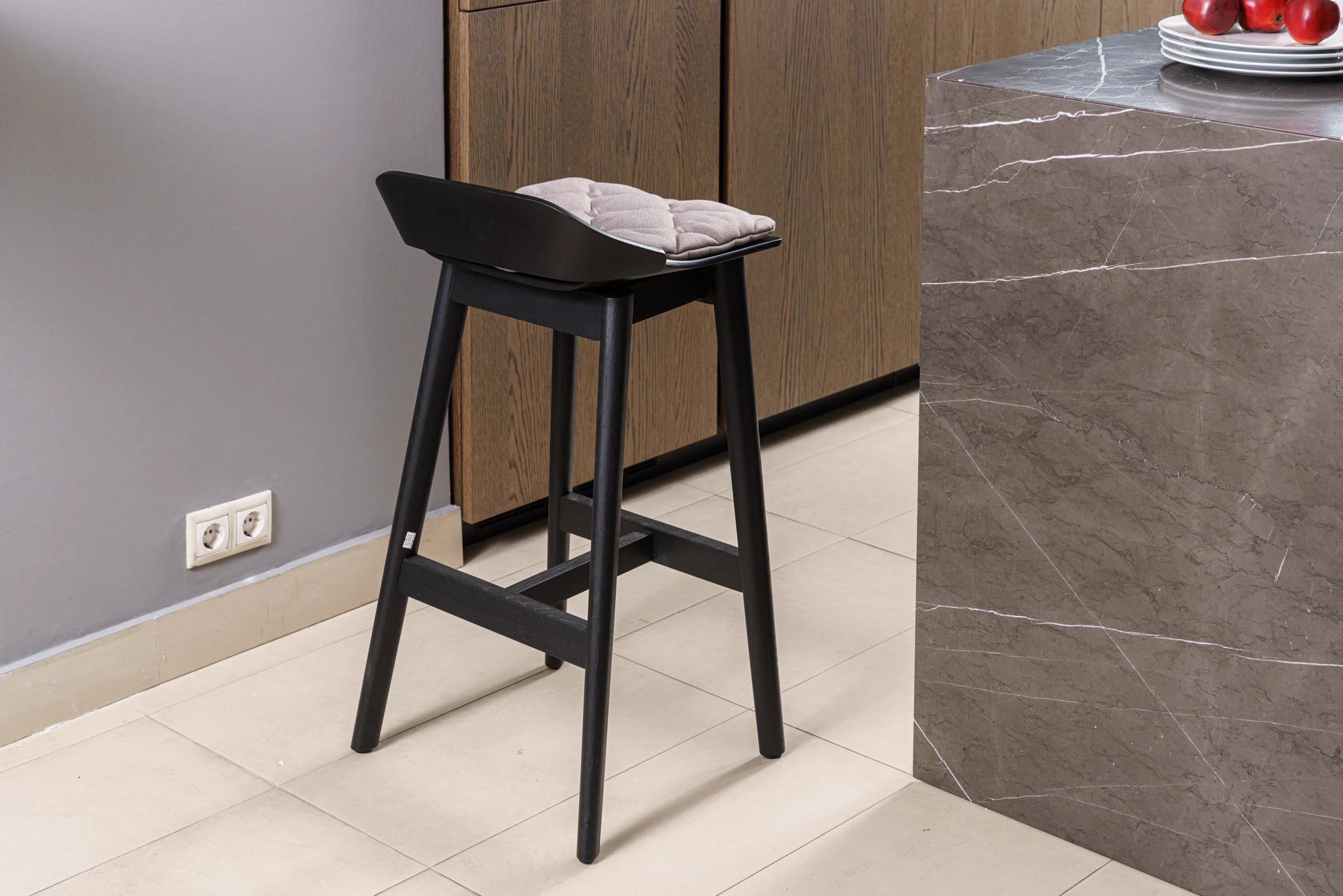 Барный стул с подушкой 650 black — Rolf-benz, текстиль, фото 6