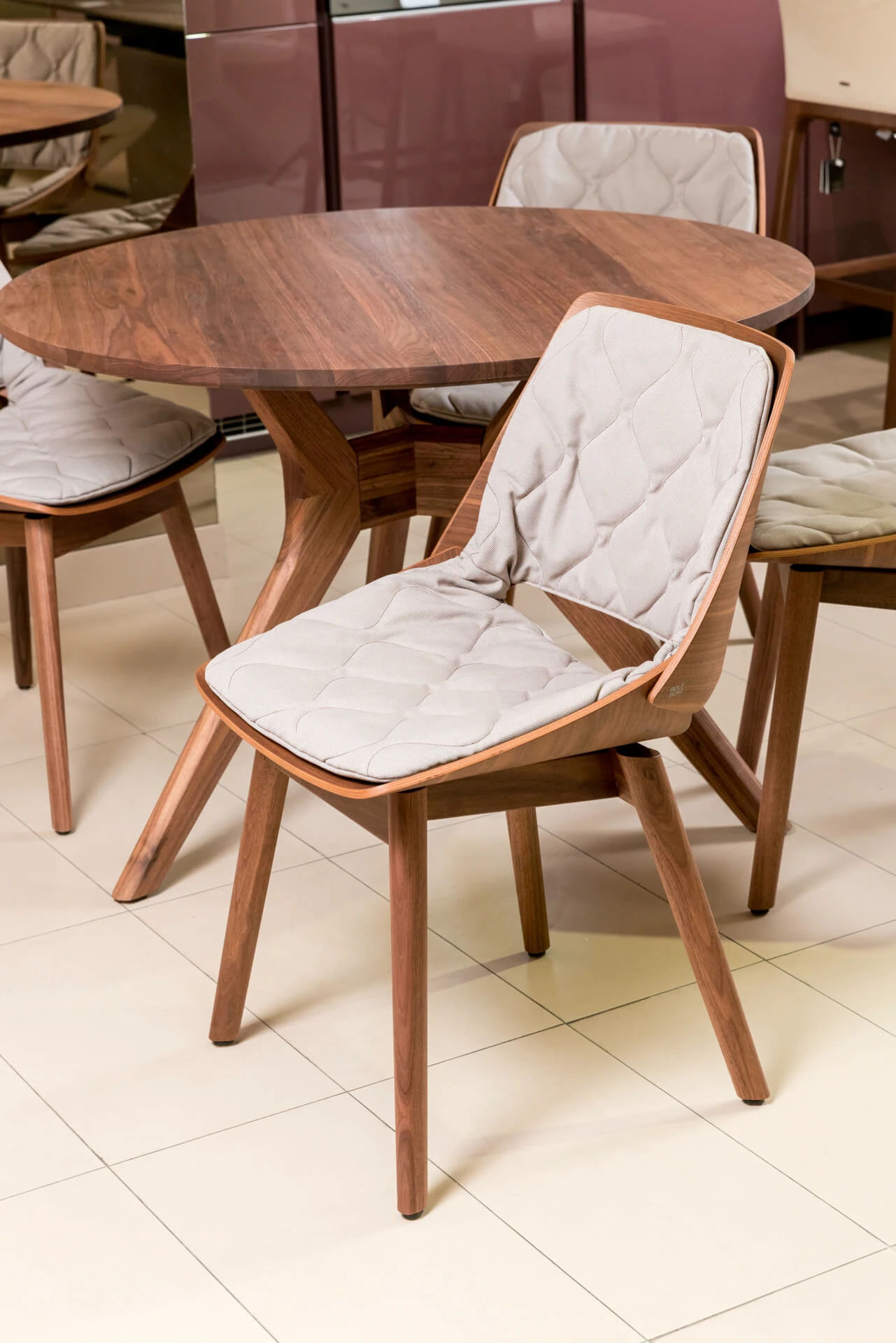 Стол 965 American walnut — Rolf-benz, массив дерева, фото 4