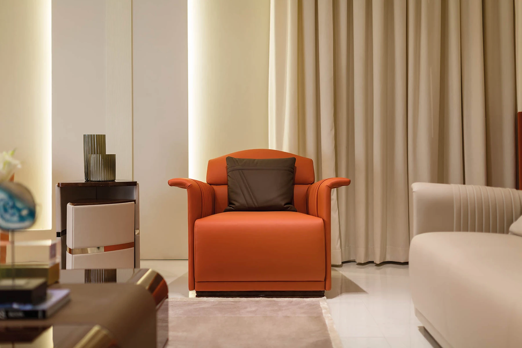 Каркас и наполнение: металл. Современный дизайн Кресло Madison Armchair — Turri Spa, кожа, фото 4