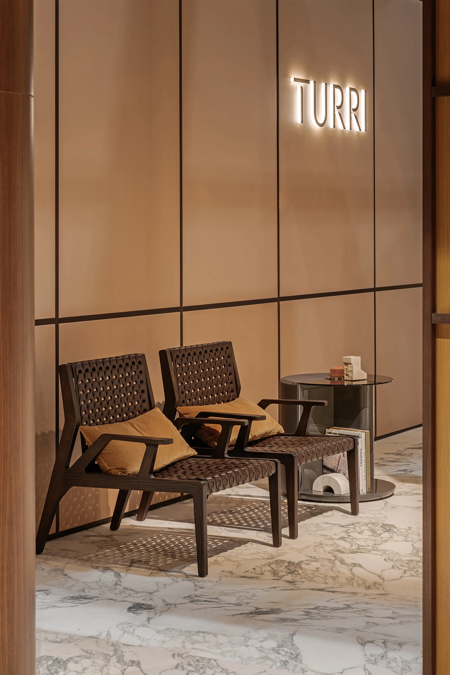 Каркас и наполнение: дерево. Современный дизайн Кресло Net Saddle Armchair — Turri Spa, кожа, фото 6