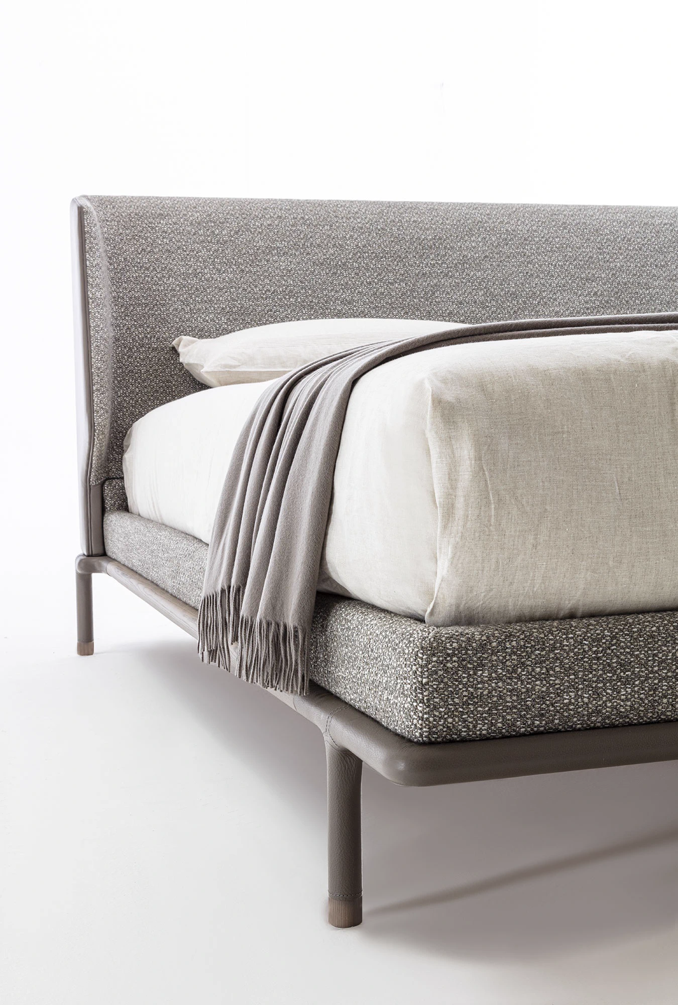 Кровать Alfred — Vittoria Frigerio, кожа, фото 6