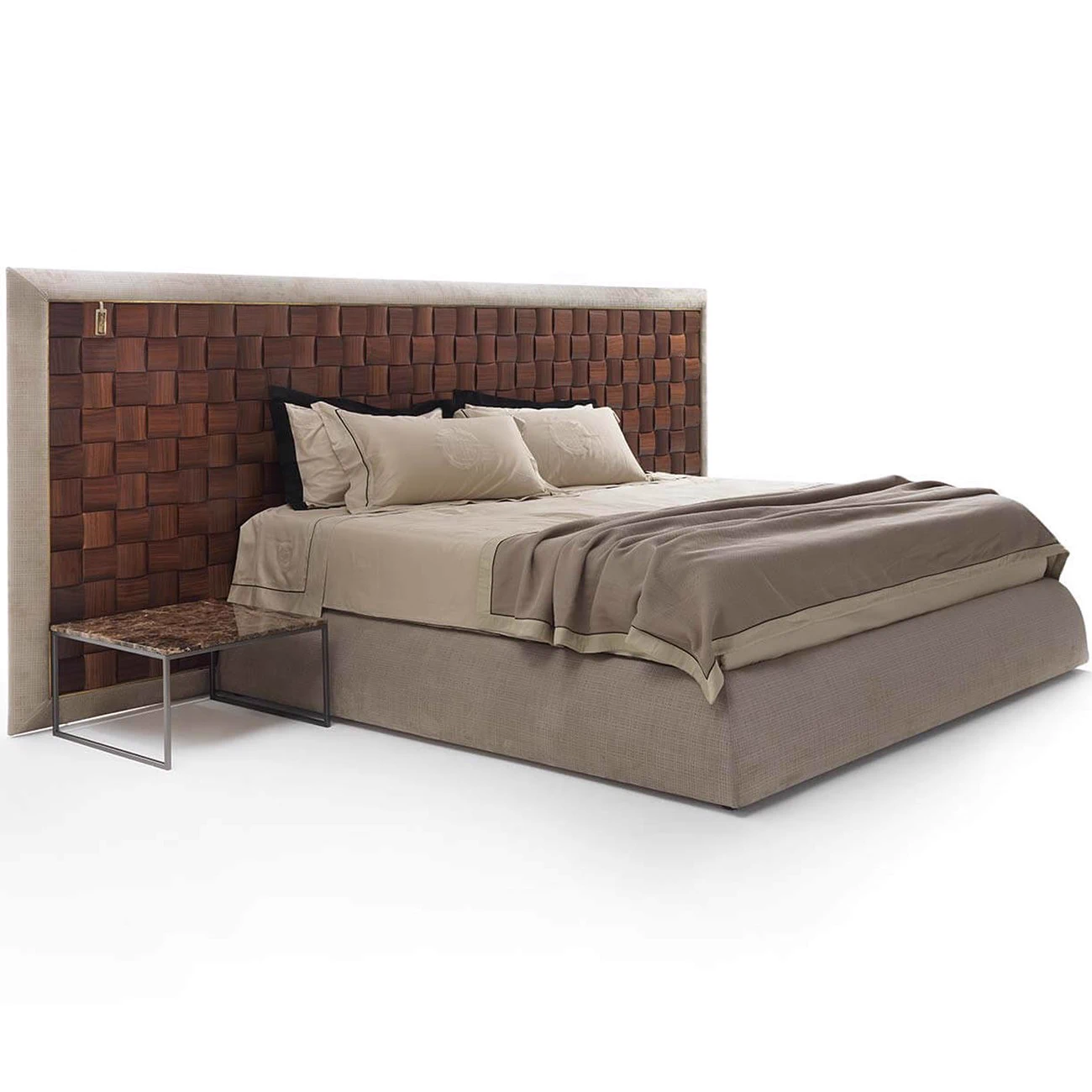 Кровать Durini — Vittoria Frigerio, кожа
