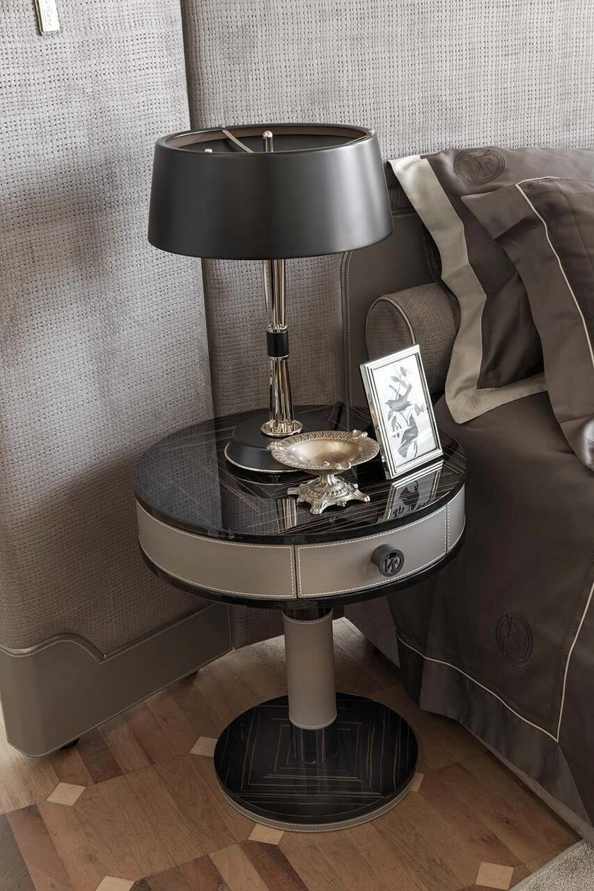 Прикроватная тумбочка Salis — Vittoria Frigerio, массив дерева, фото 6